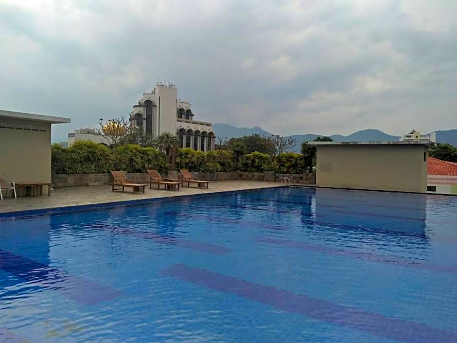 K. Riverfront apartment