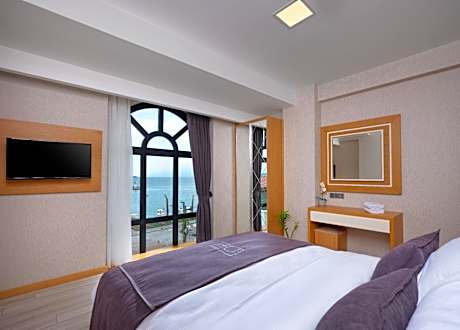 Sea View Family Room with Balcony