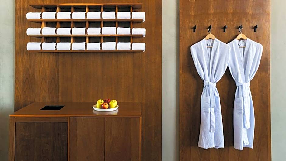 VETTA, DISTRITO UNO, AUTOGRAPH COLLECTION