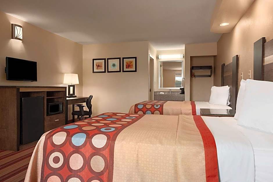 Super 8 by Wyndham Rahway/Newark
