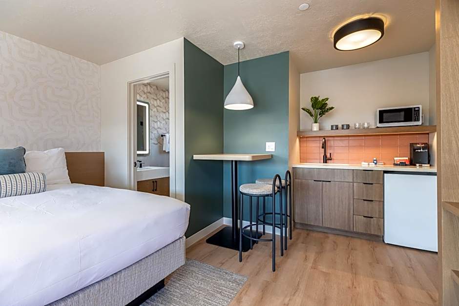 Adobe Sands Motel