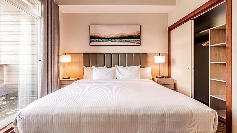 Blackstone Mountain Lodge by CLIQUE