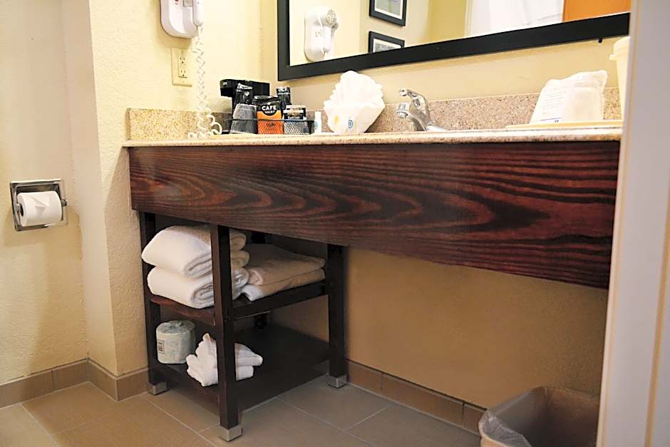 Comfort Inn & Suites Covington - Mandeville