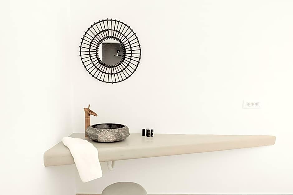 Oyster Luxury Suites