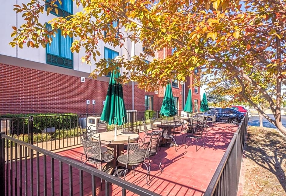 Holiday Inn Express Hotel & Suites Memphis Southwind By IHG