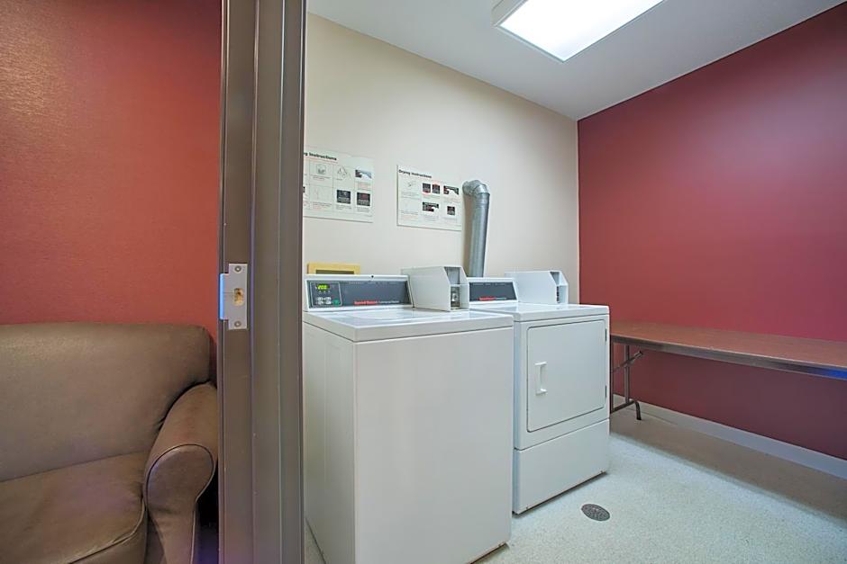 Red Roof Inn St Louis - Troy, IL