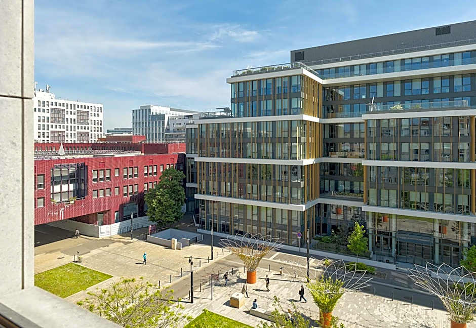 B&B HOTEL Saint-Quentin-en-Yvelines Centre Gare 4 étoiles