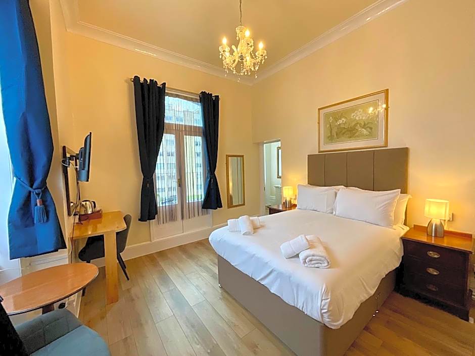 Photo 1 of 18 of Double Room