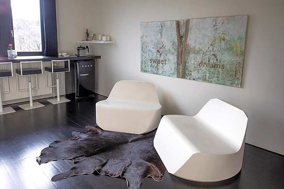B&B Suites FEEK