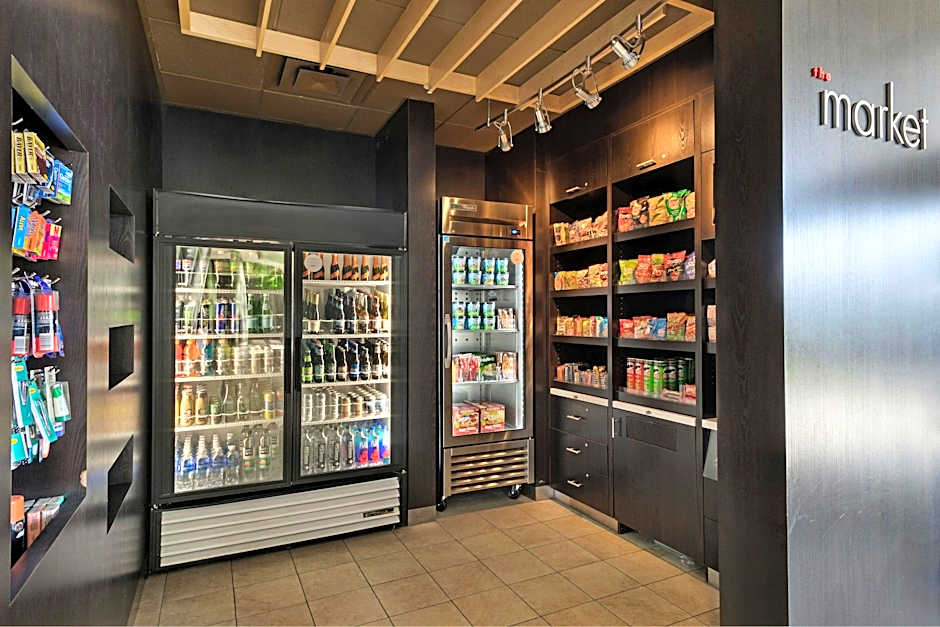 Courtyard by Marriott Long Beach Airport