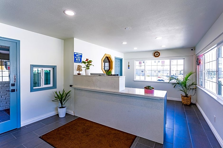 Coastal Breeze Inn