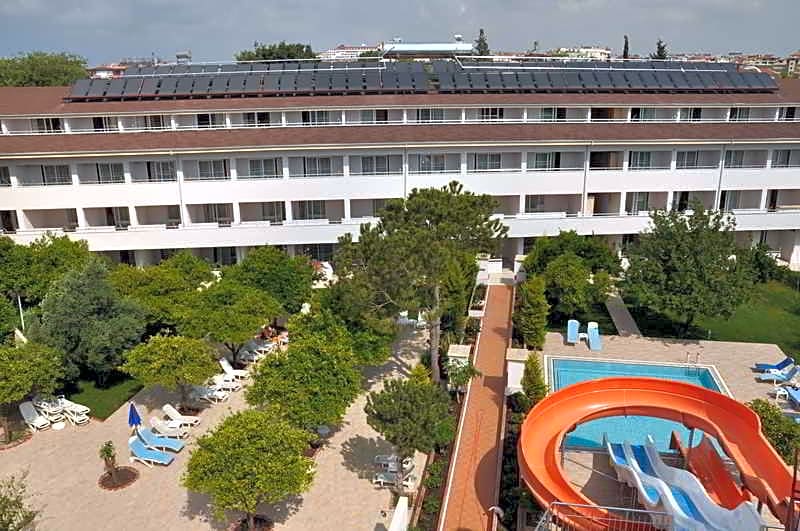 Hotel Catty Cats Garden