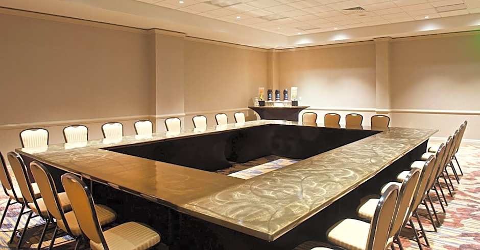 Embassy Suites by Hilton Portland Tigard