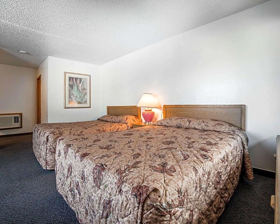 Rodeway Inn & Suites