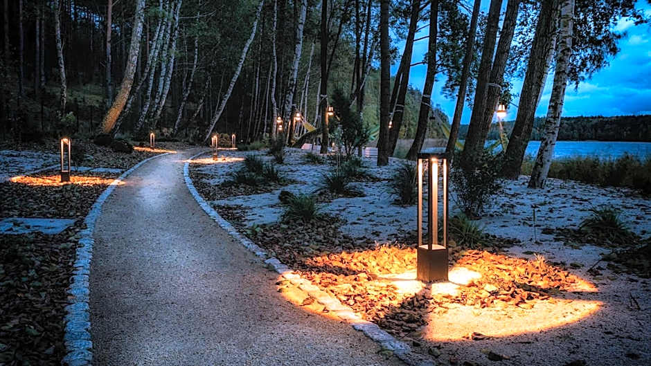 PRZYSTAŃ WYGONIN knéżka i wino