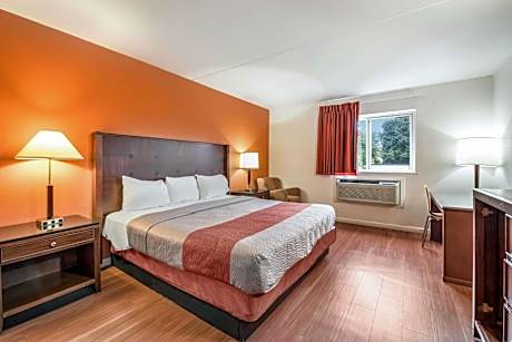 King Room - Disability Access - Non-Smoking