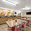 Comfort Inn Ancienne-Lorette - Quebec Airport