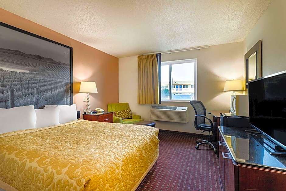 Super 8 by Wyndham Pendleton