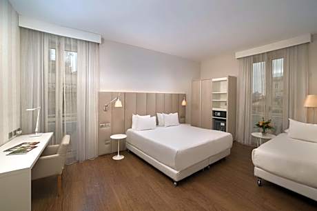 Family Connecting Room (3 Adults + 1 Child)