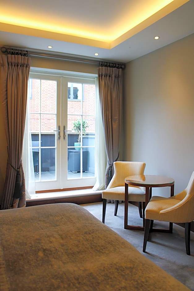 One Warwick Park Hotel