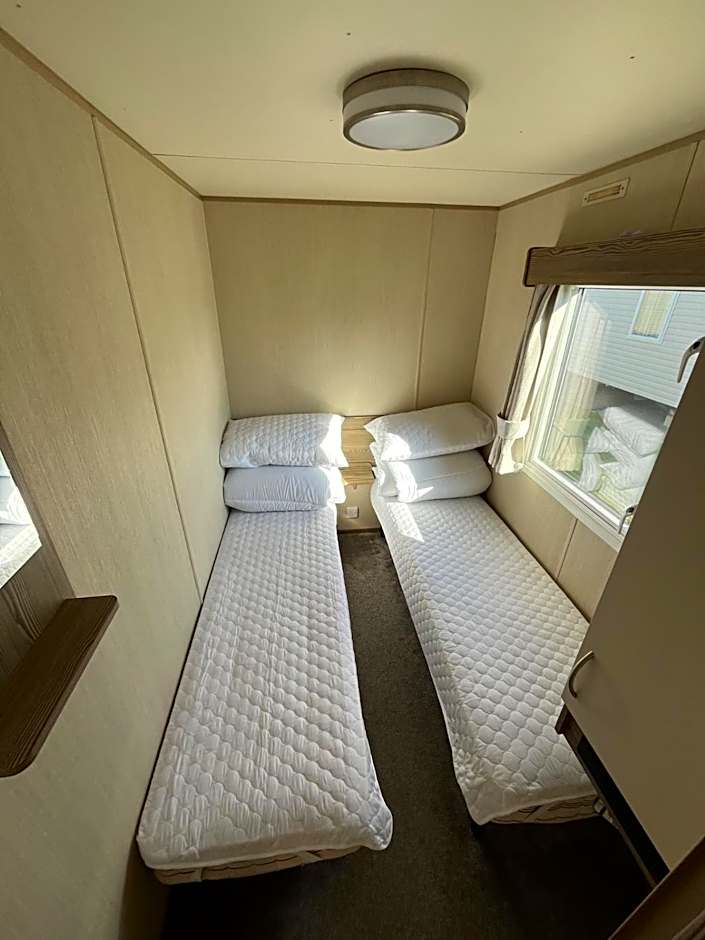 Golden Sands Mablethorpe 8 Birth Caravan