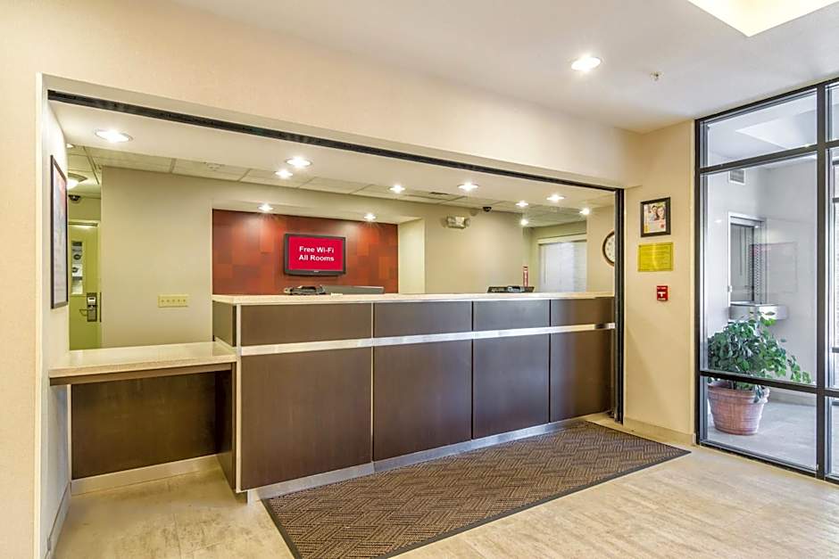 Red Roof PLUS+ Tempe - Phoenix Airport