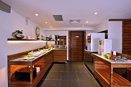 Friends Yo Tong Regency