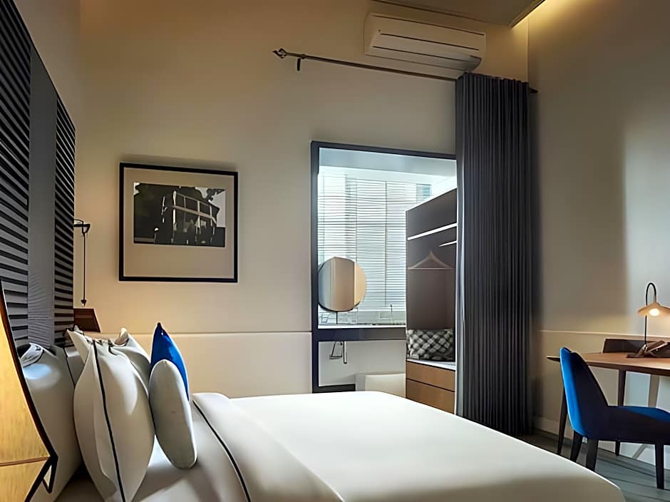 The Edison George Town