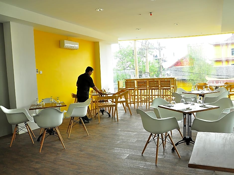 Summer Bed And Breakfast Hotel