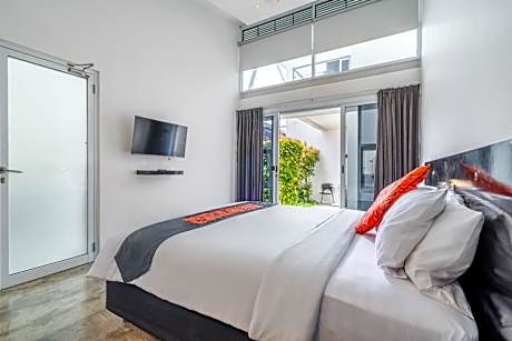 Two-Bedroom Apartment with Pool View