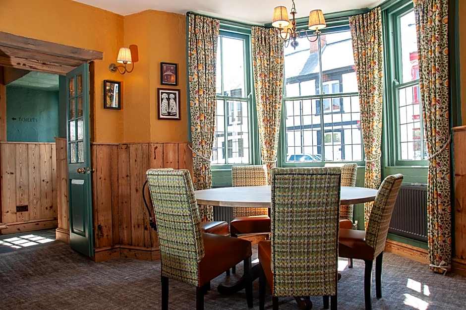 George Inn, Mere