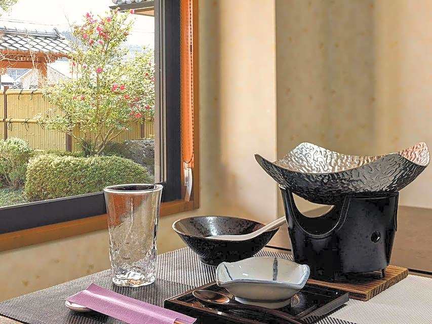 Mikuniya