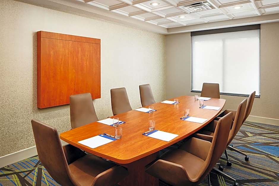 Holiday Inn Express & Suites Jacksonville South East - Medical Center Area By IHG