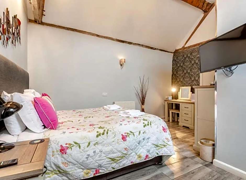 Curly Tail Accommodation