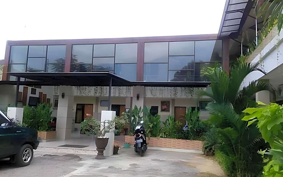 RedDoorz @ Hotel Surabaya Sumenep