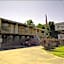 Love Hotels Western Holiday by OYO at Harlan Lake NE