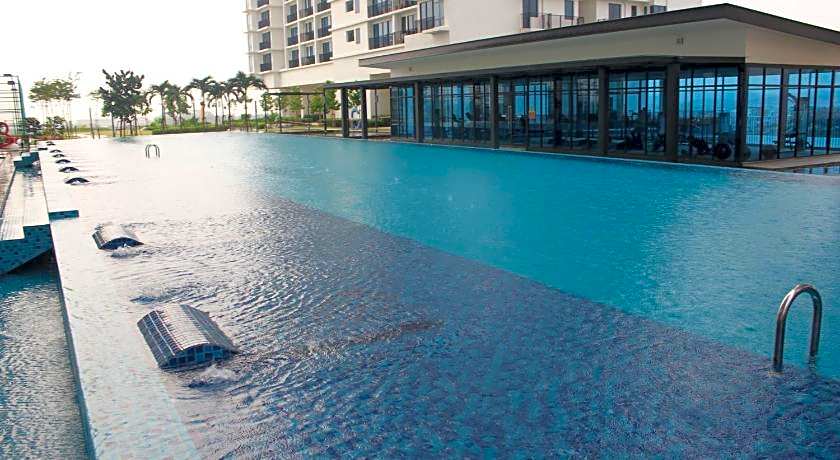 De Houz Guesthouse @ Setia Alam Trefoil