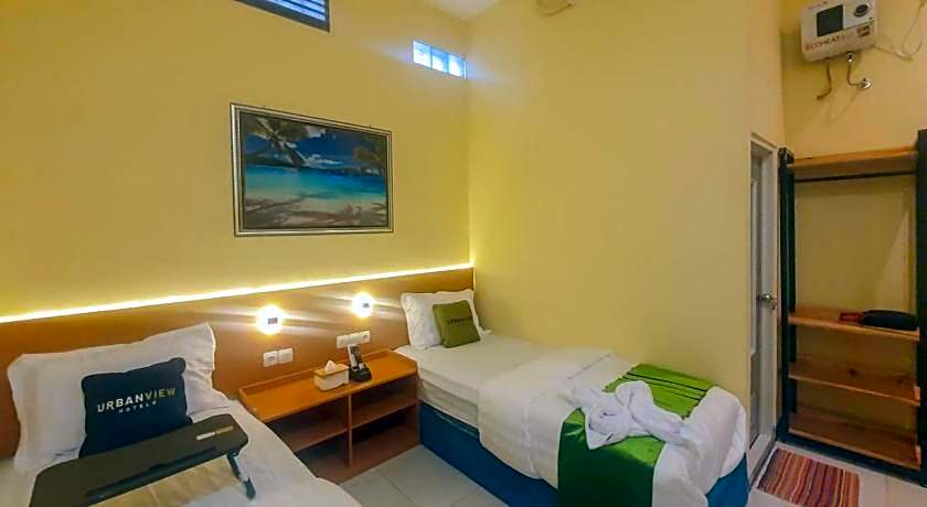 Urbanview Hotel Sakura Kampung Inggris Pare by RedDoorz