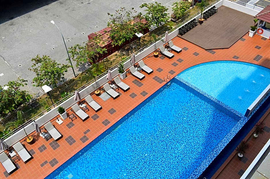Tenera Hotel & Suites