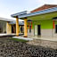 OYO 2371 Islami Family Residence