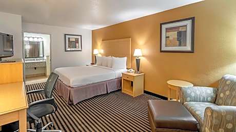King Room with Courtyard View - Non-Smoking