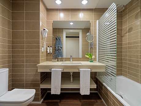 Privilege Room (2 Adults)
