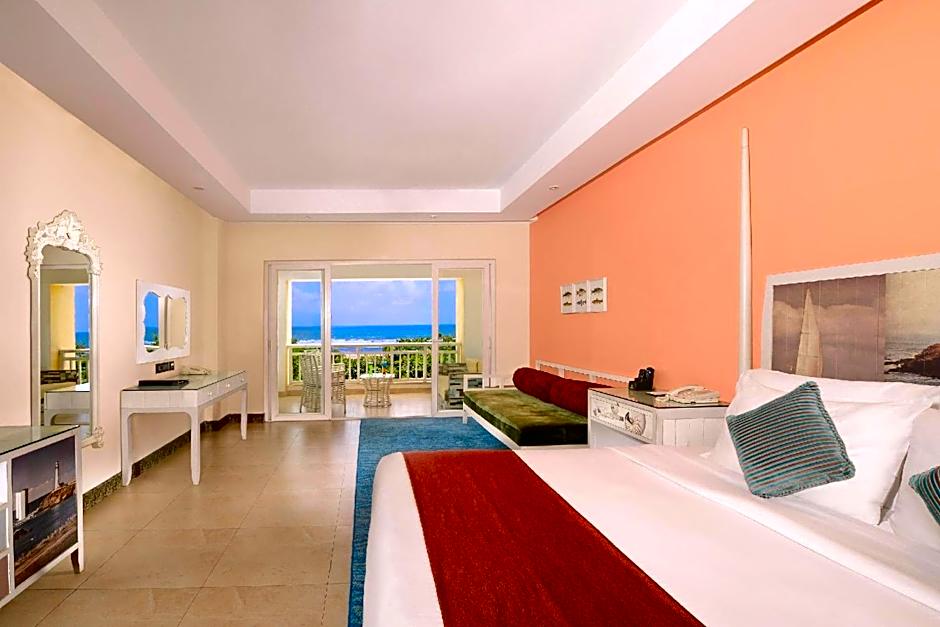 Photo 1 of 2 of Premium 1 King Bed, Sea View