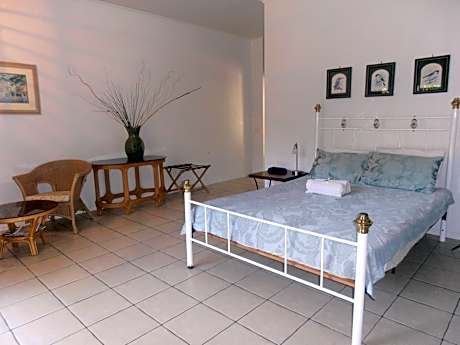 Sunbird Room with Pool View and Shared Bathroom Facilities