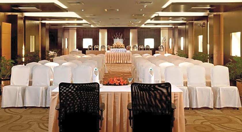 Fortune Park Jp Celestial Hotel