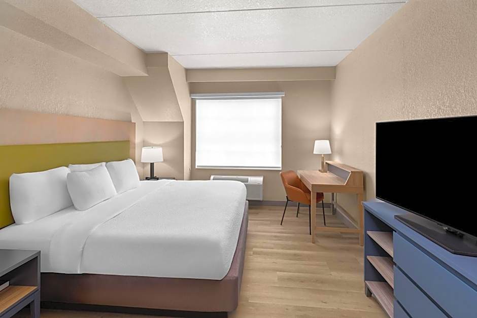 La Quinta Inn & Suites by Wyndam Knoxville West