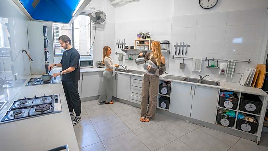 Mad Monkey East Side