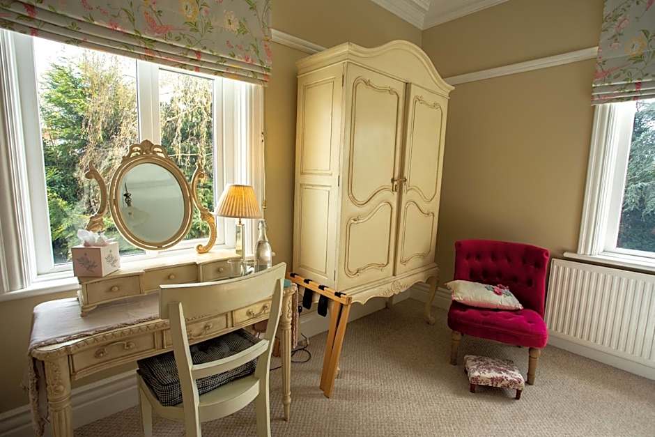 Treherne House & The Malvern Retreat