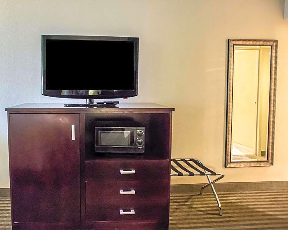 Quality Inn Mill Hall