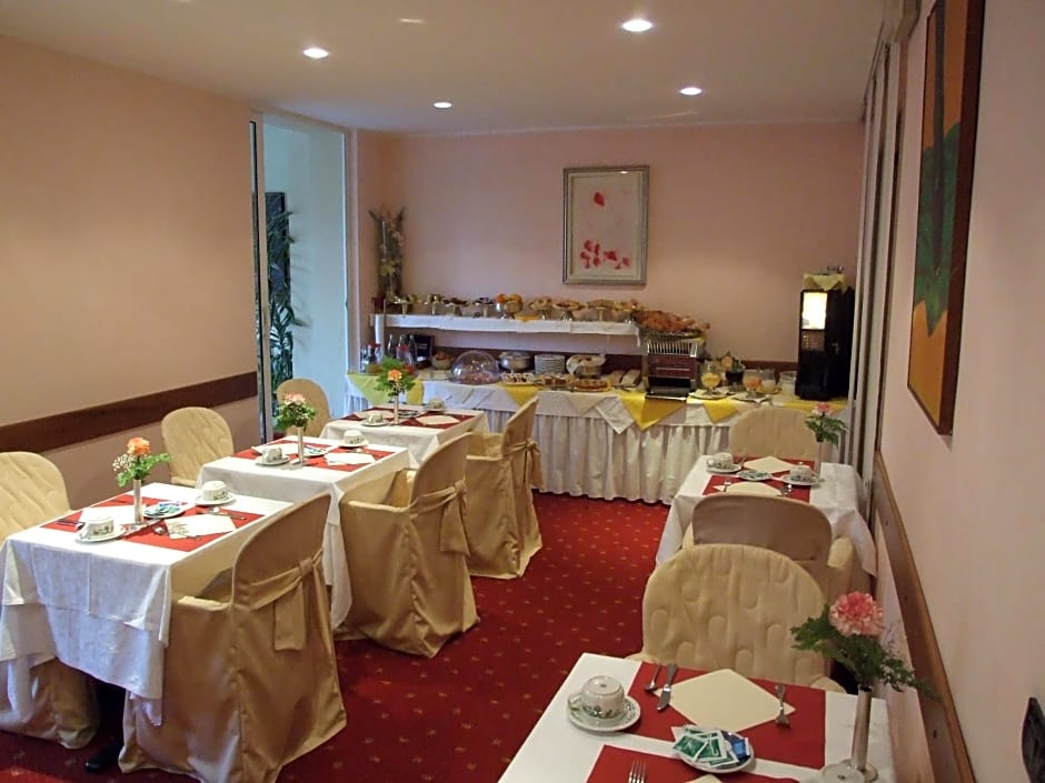Coccodrillo Hotel & Apartments